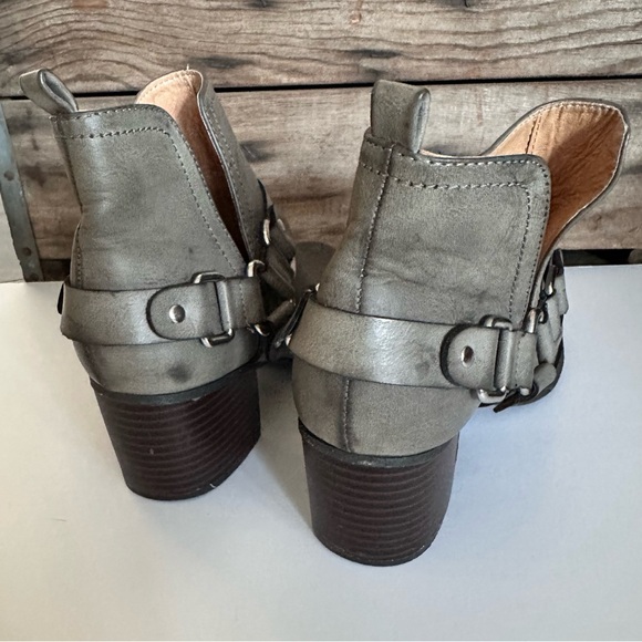 MADDEN GIRL | Finian Ankle Booties - Size 8 - Picture 2 of 5